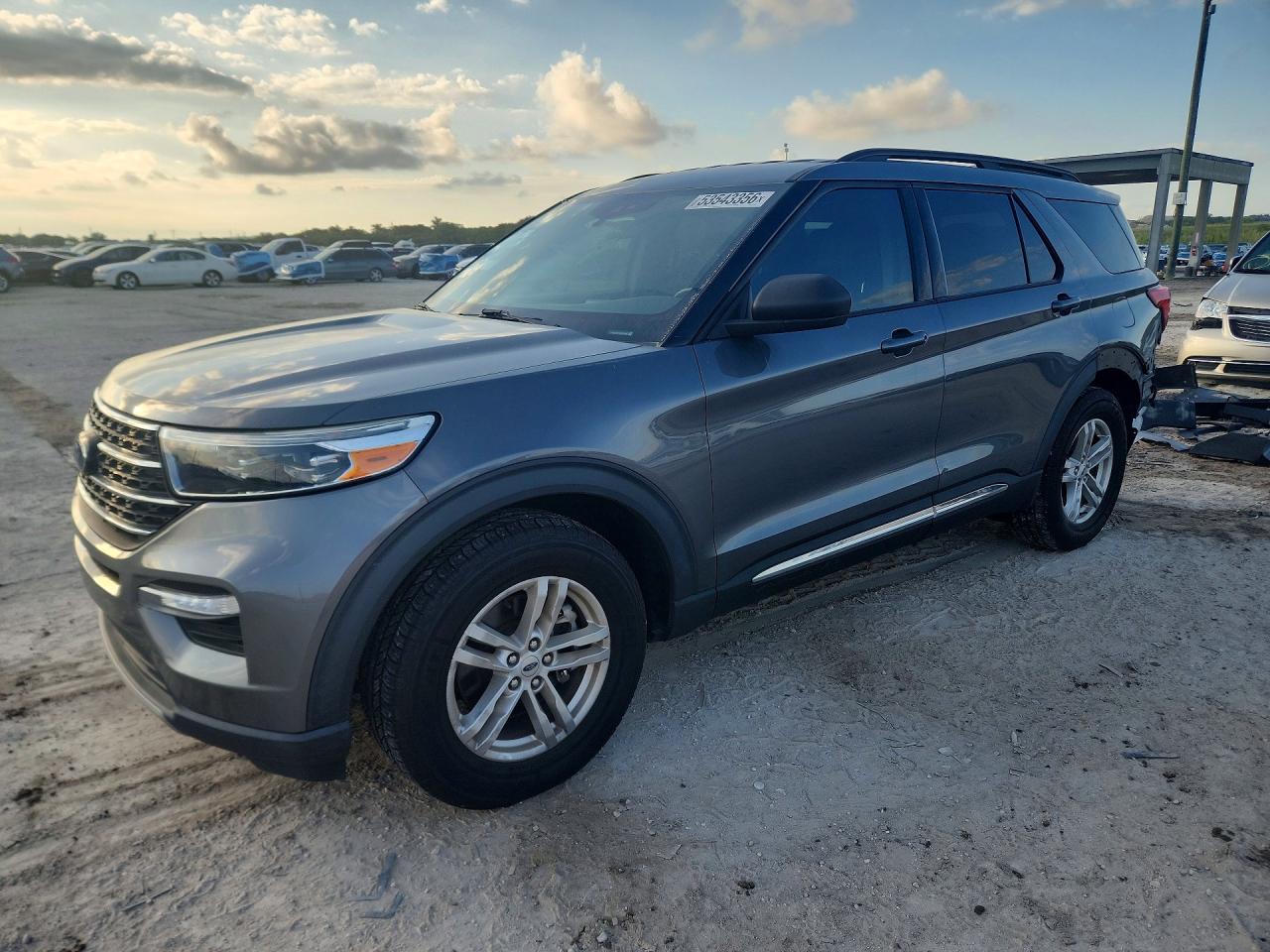 Salvage Ford Explorer Image