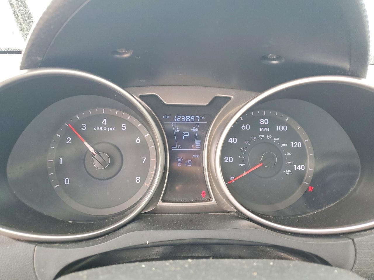 Hyundai VELOSTER Base