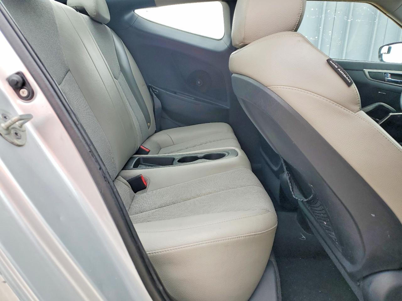 Hyundai VELOSTER Base