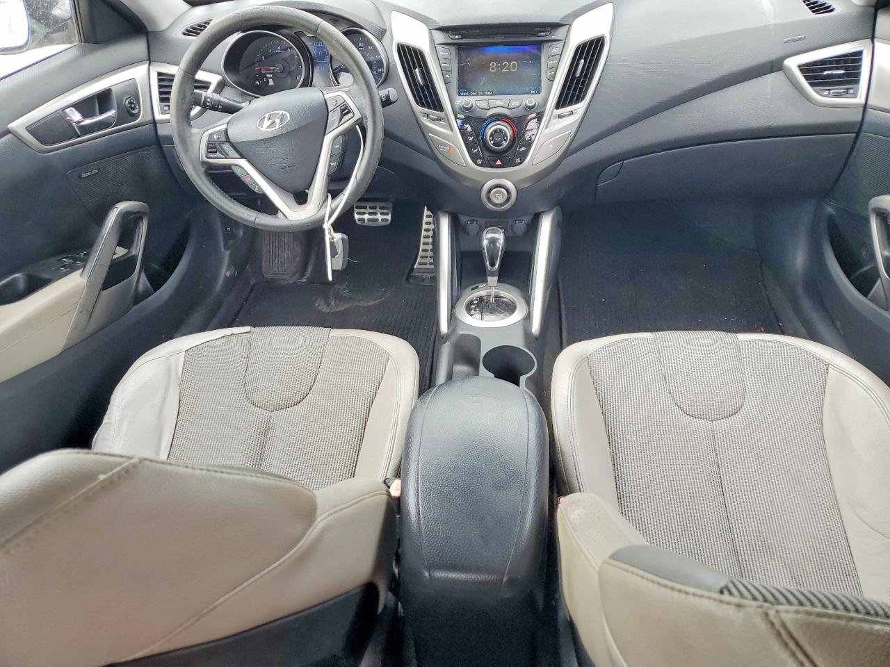 Hyundai VELOSTER Base