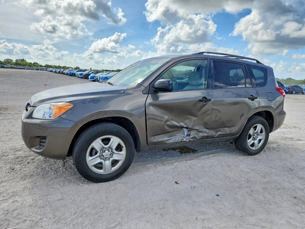 Salvage Toyota RAV4 Image