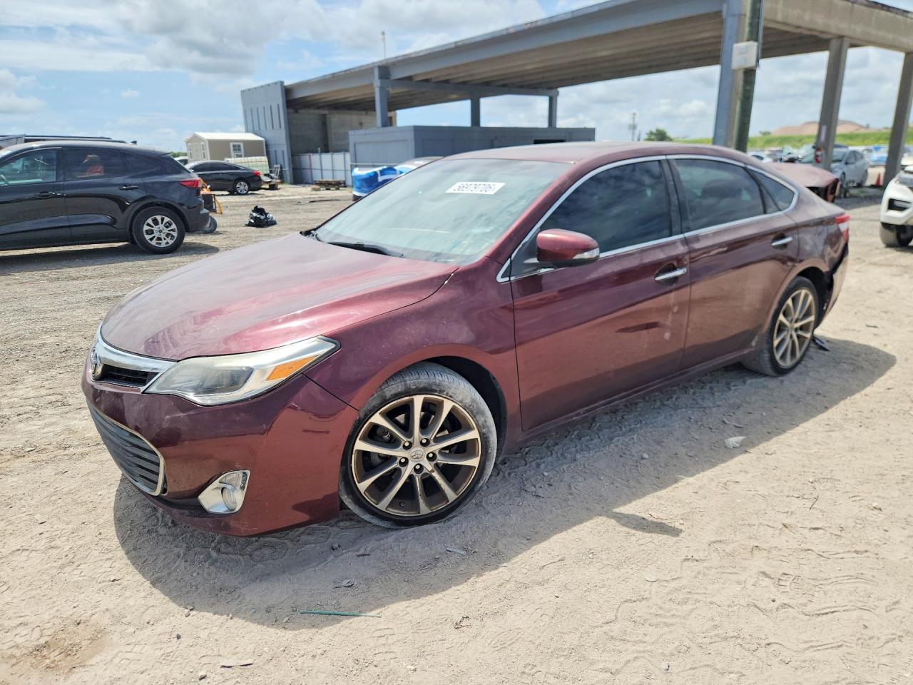Salvage Toyota Avalon Image