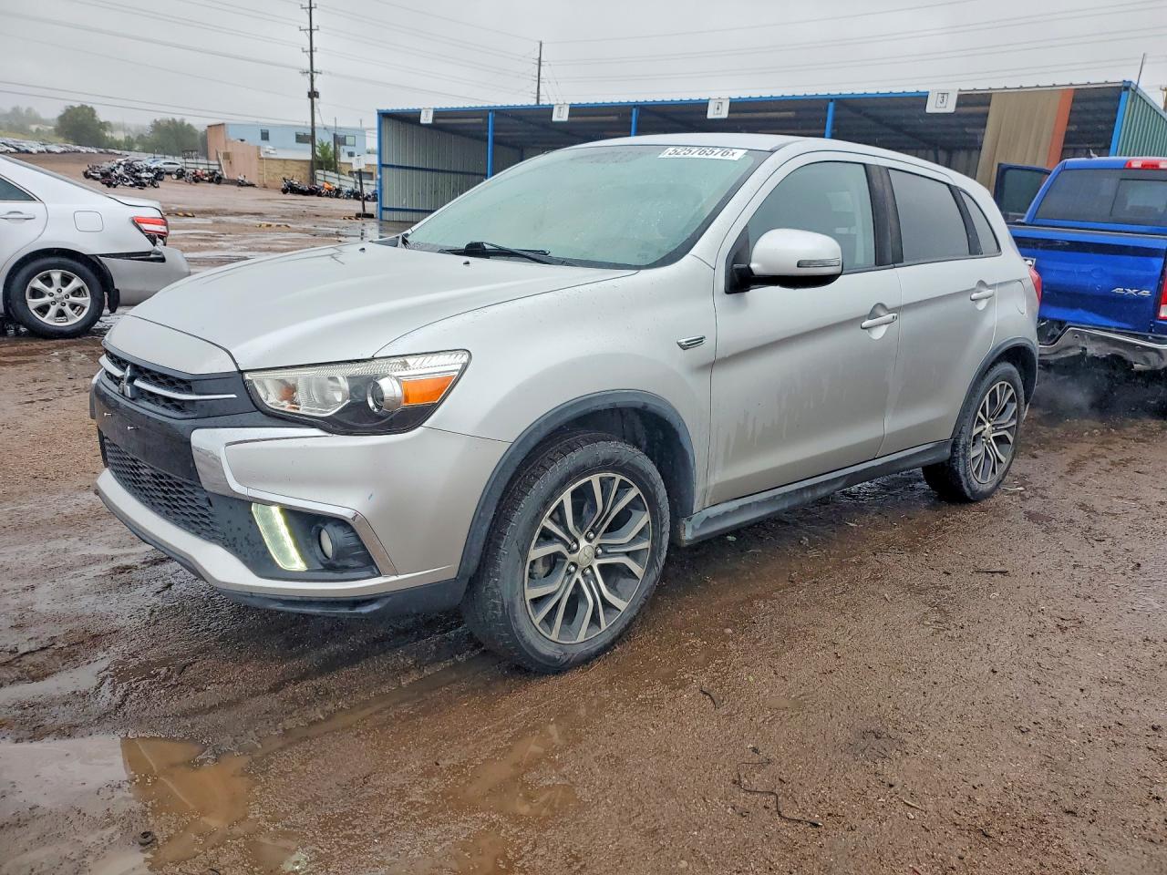 Salvage Mitsubishi Outlander Image
