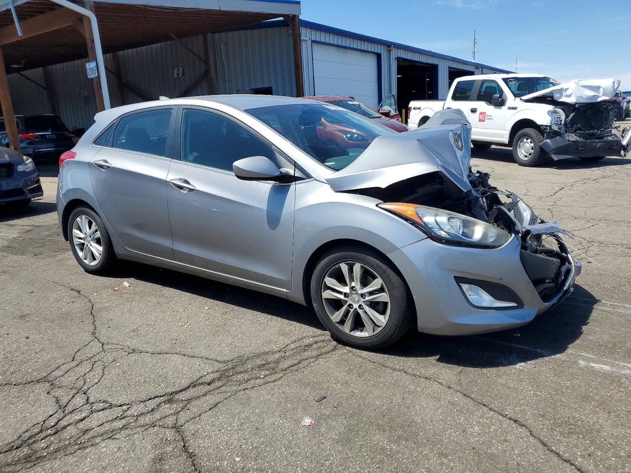 Hyundai ELANTRA Base