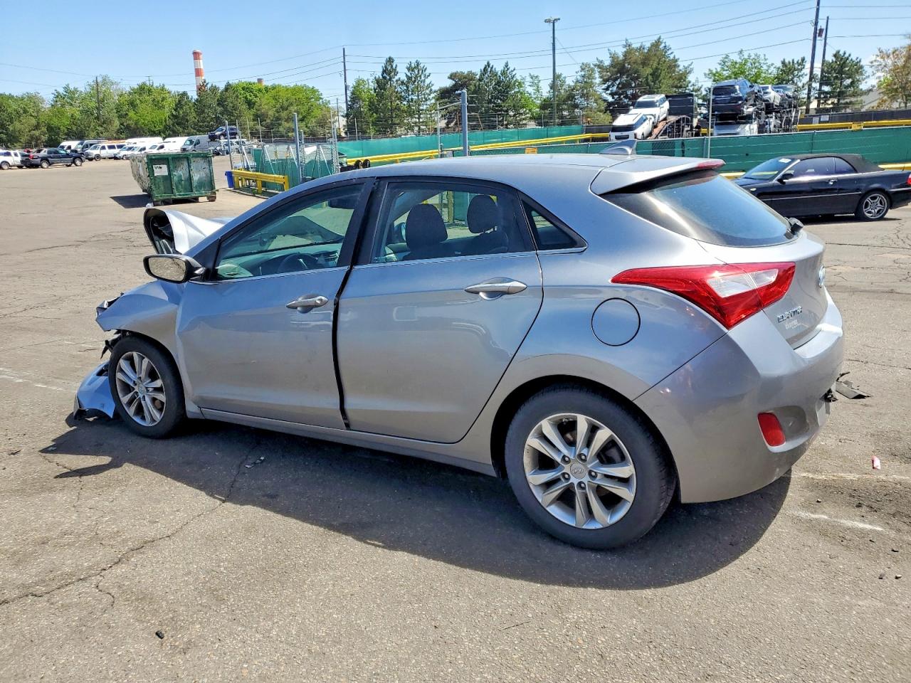Hyundai ELANTRA Base