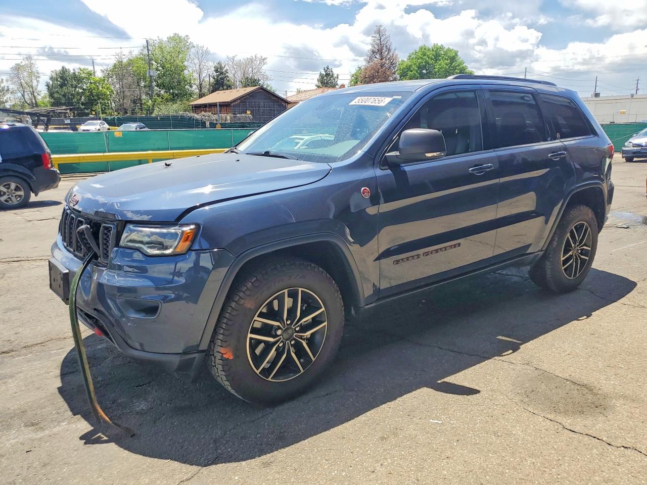 Salvage Jeep Grand Cherokee Image