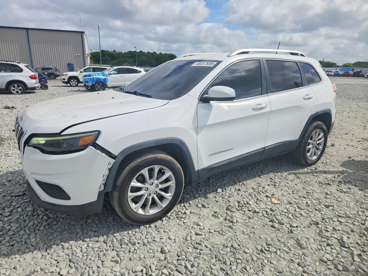 Salvage Jeep Grand Cherokee Image