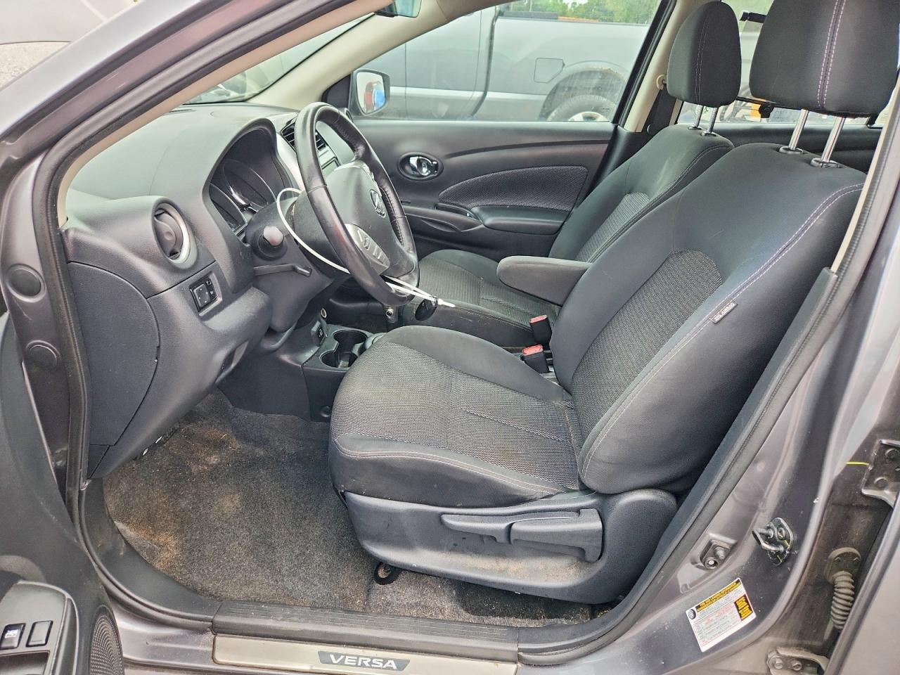Nissan Versa Sv