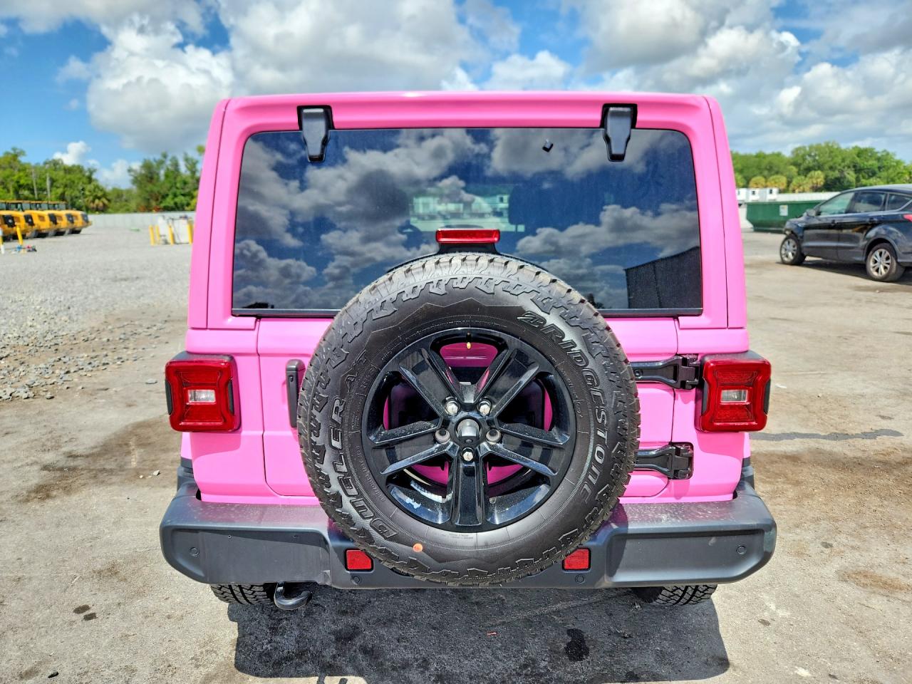 Jeep Wrangler Sahara