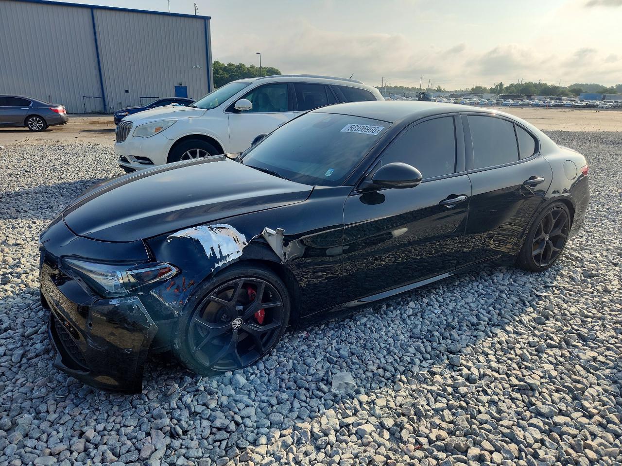 Salvage Alfa Romeo Giulia Image