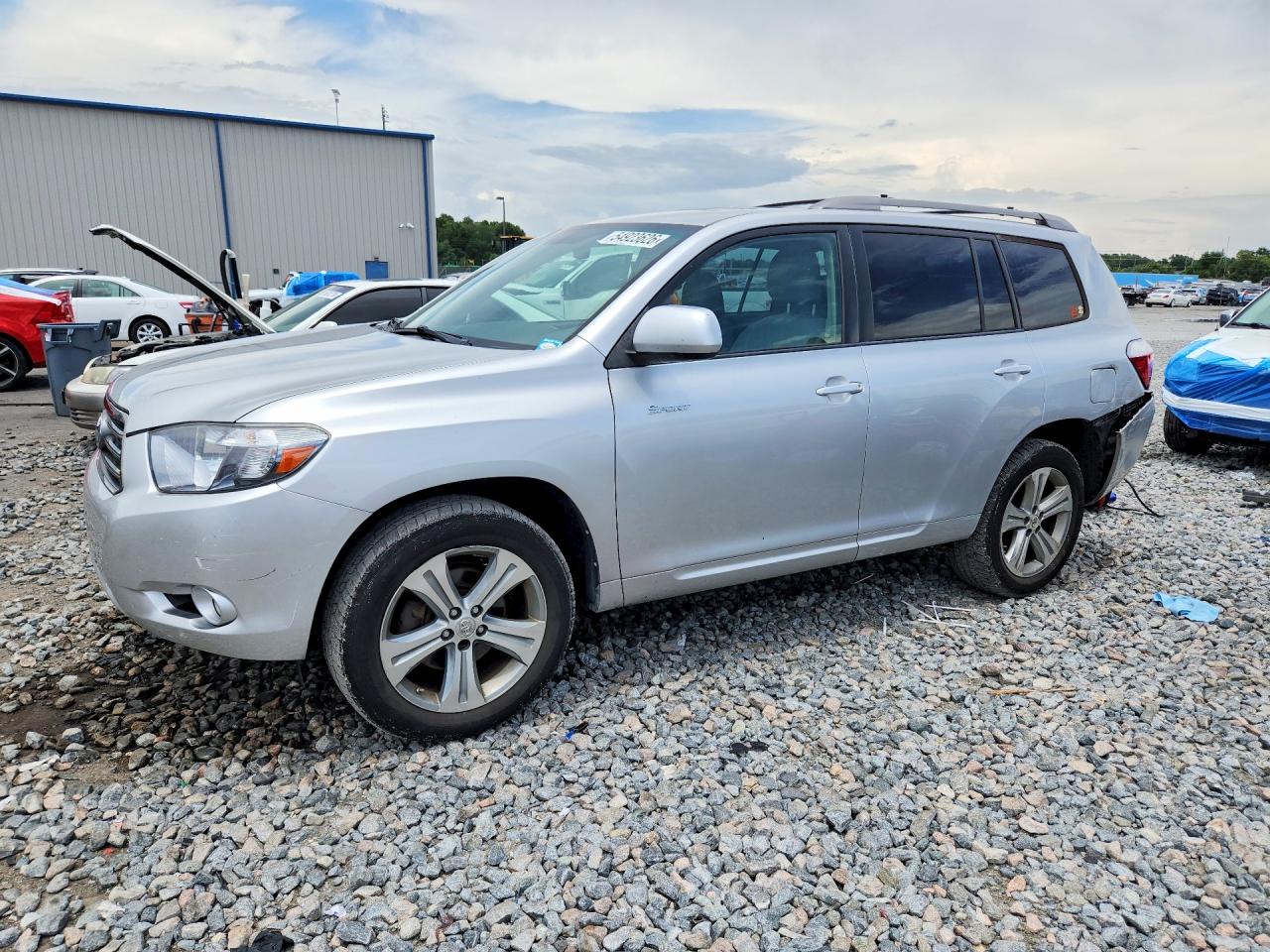 Salvage Toyota Highlander Image