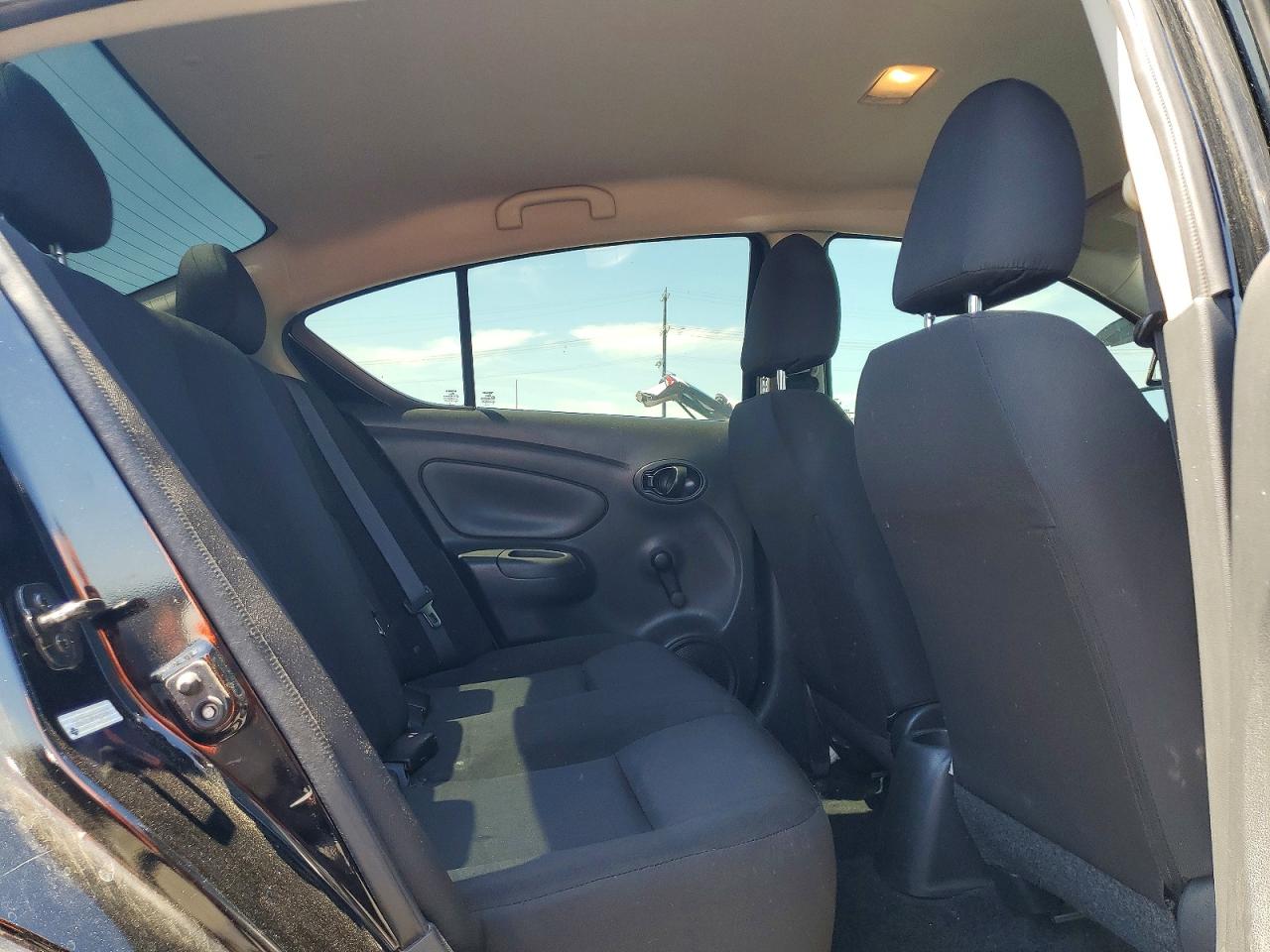 Nissan Versa S Plus