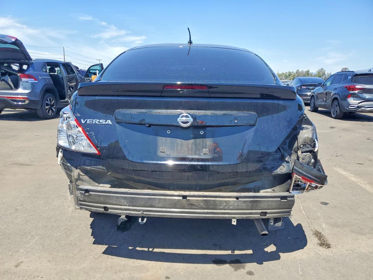Nissan Versa S Plus