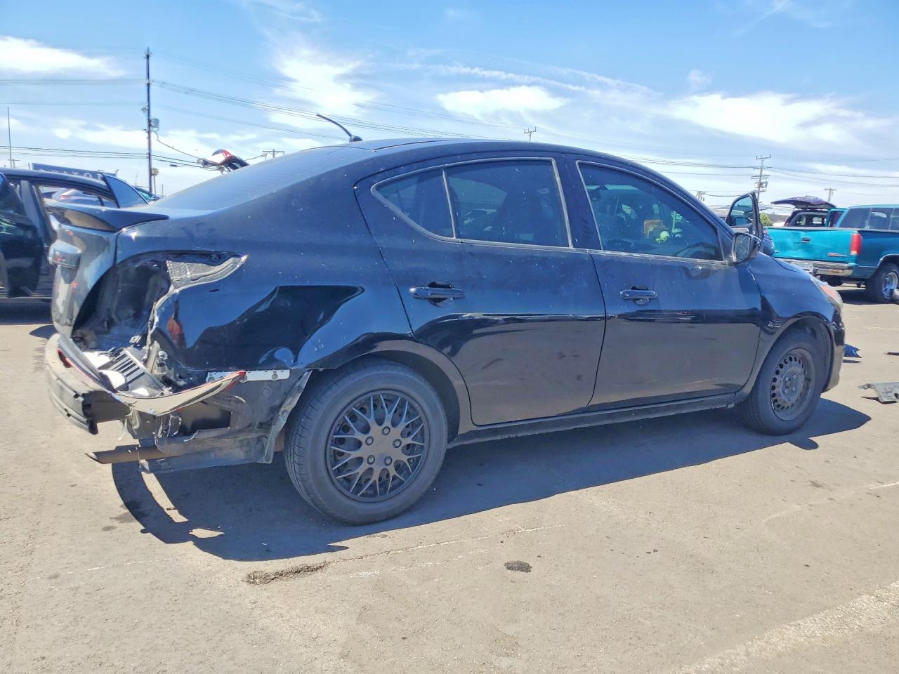 Nissan Versa S Plus