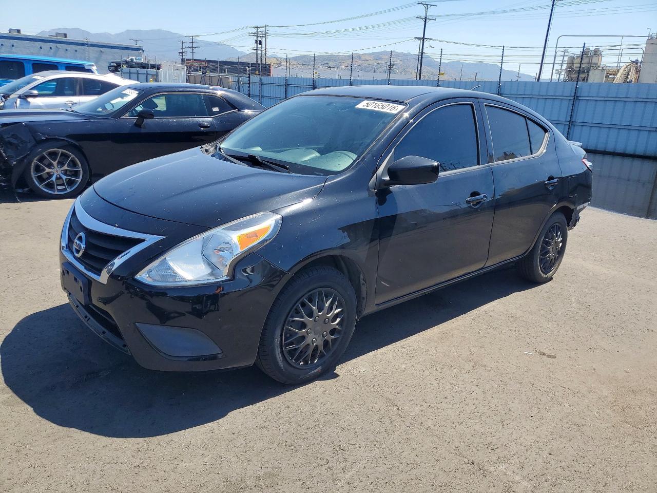 Salvage Nissan Versa Image