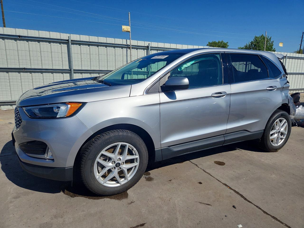 Salvage Ford Edge Image