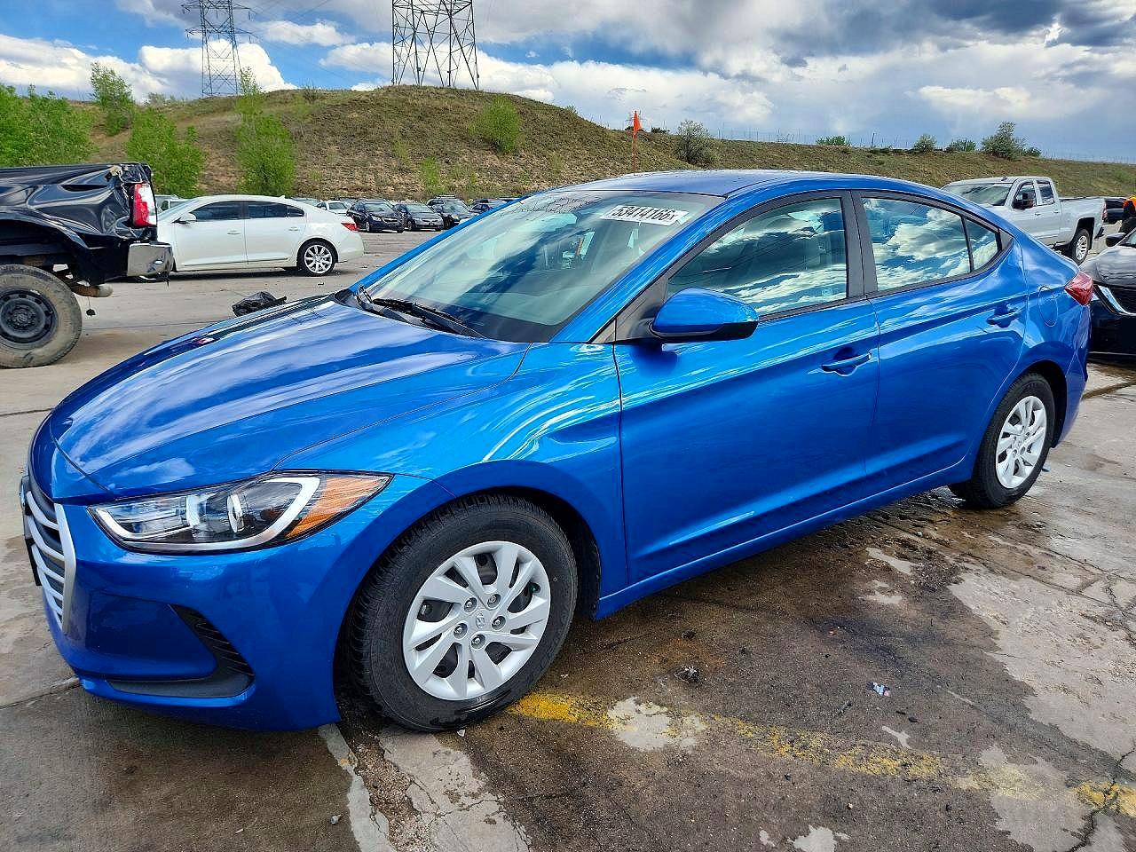 Salvage Hyundai ELANTRA Image