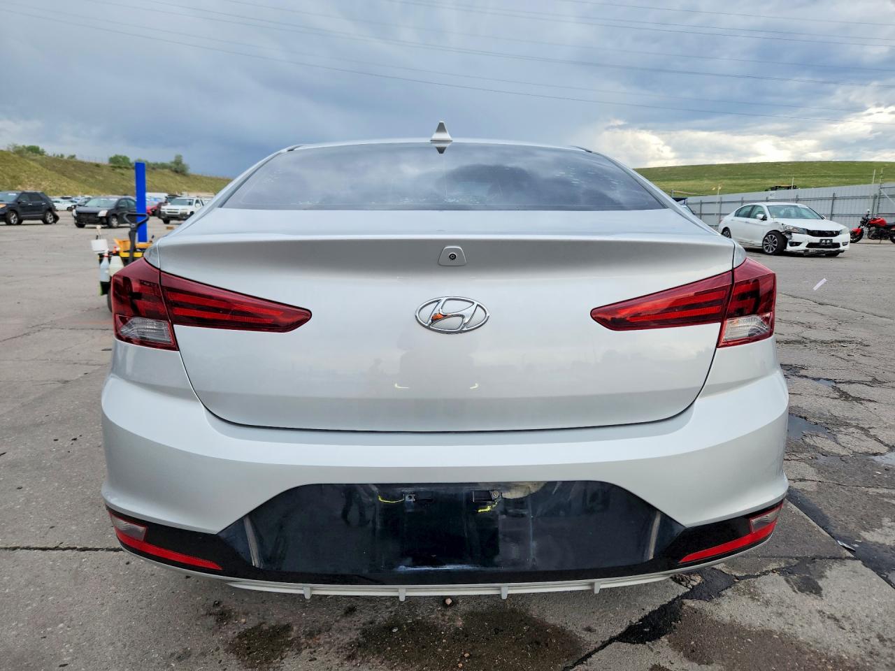 Hyundai ELANTRA Sel