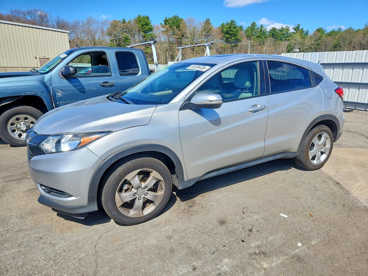 Salvage Honda HR-V Image