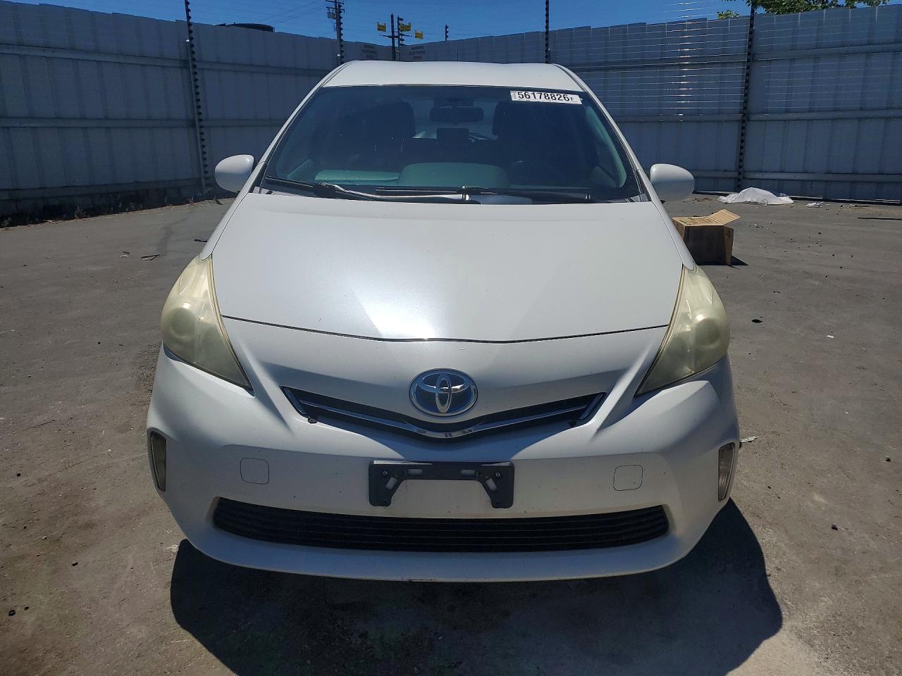 Toyota Prius v Three