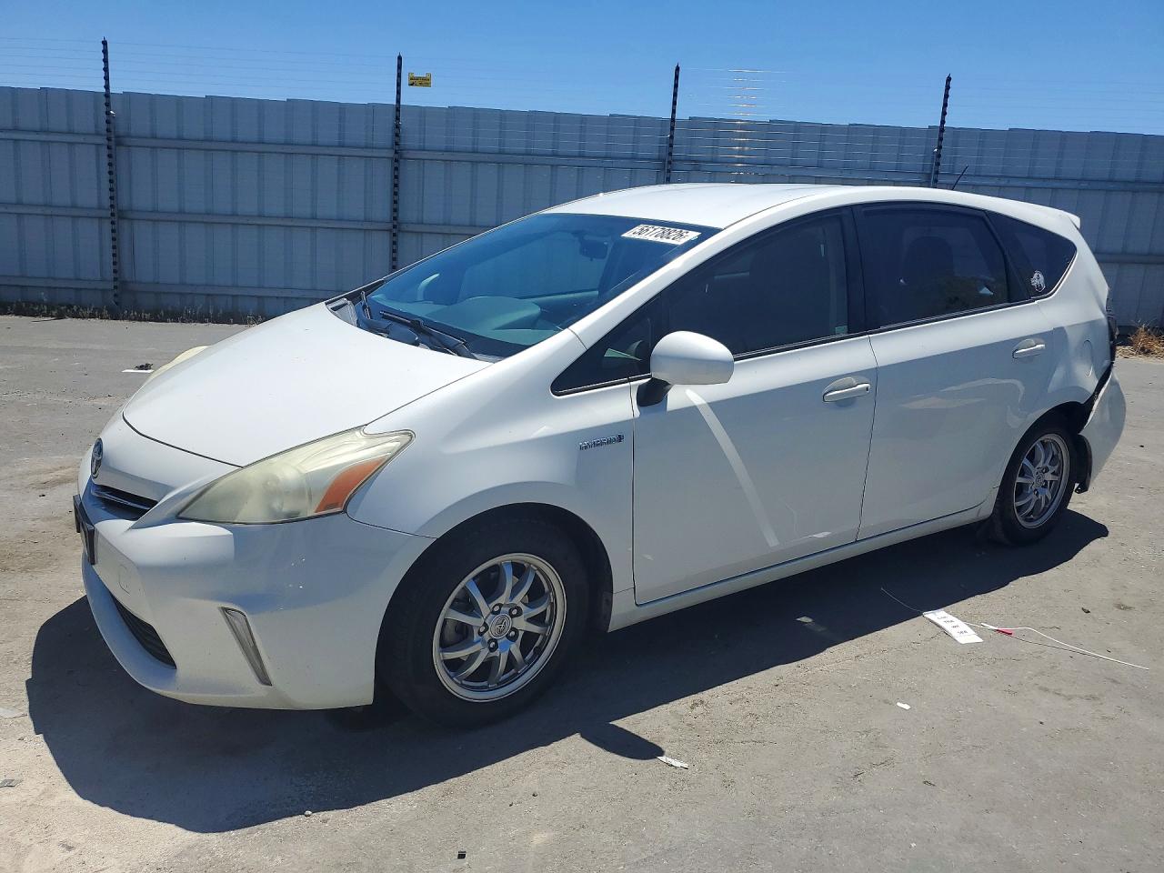Salvage Toyota Prius v Image