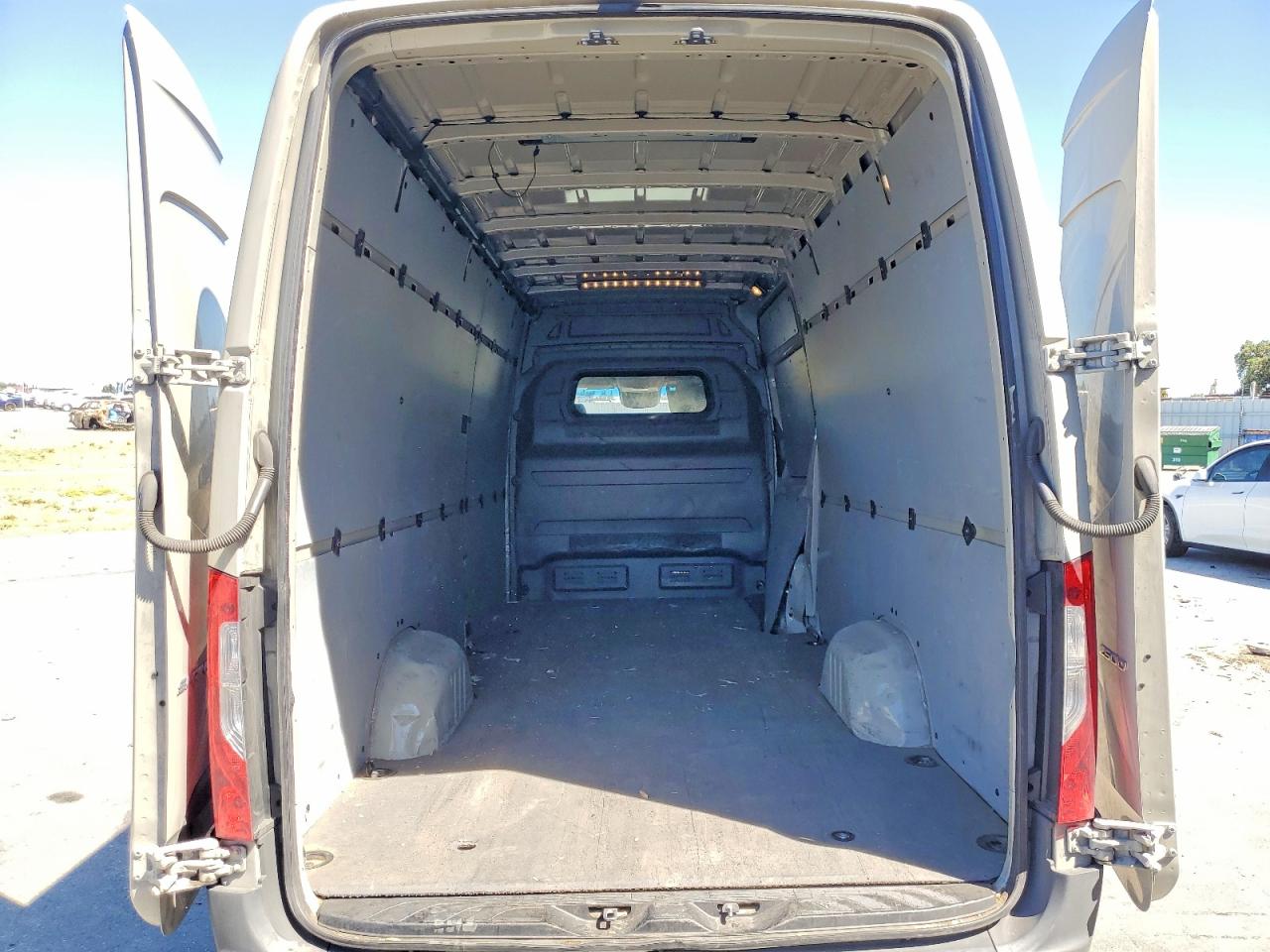 Mercedes-Benz Sprinter 2500