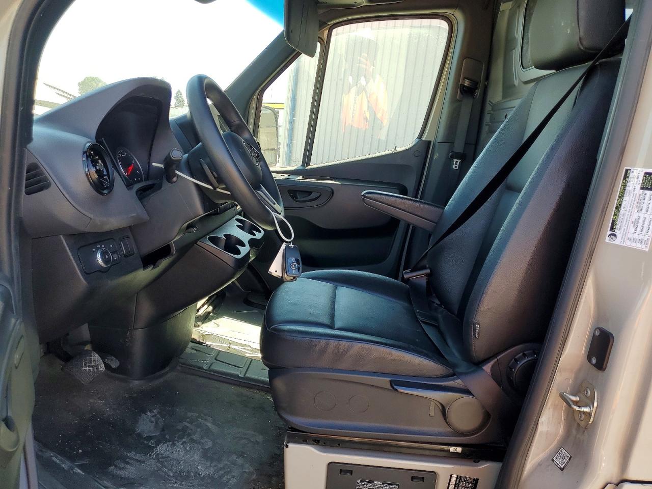 Mercedes-Benz Sprinter 2500