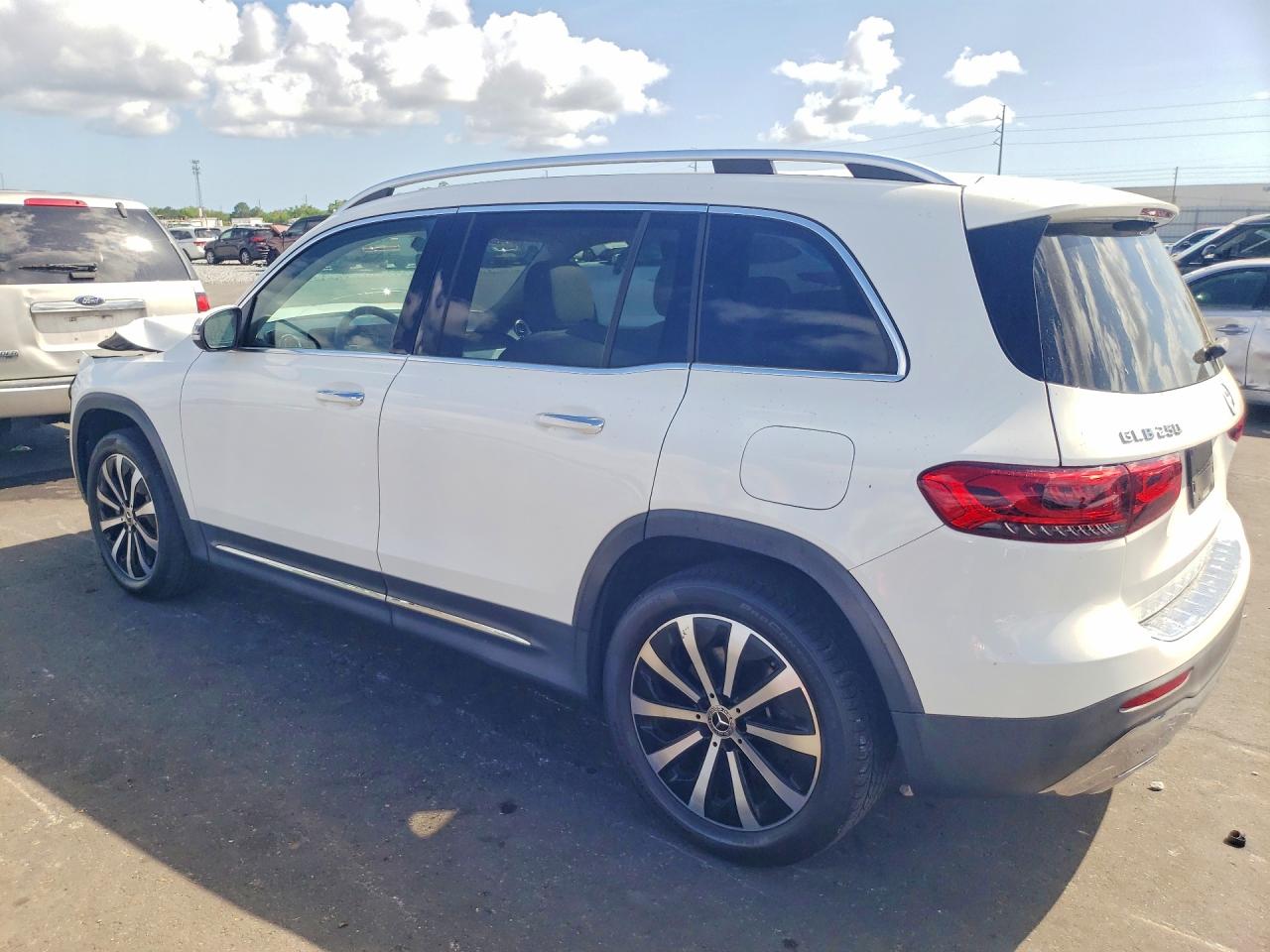 Mercedes-Benz GLB 250