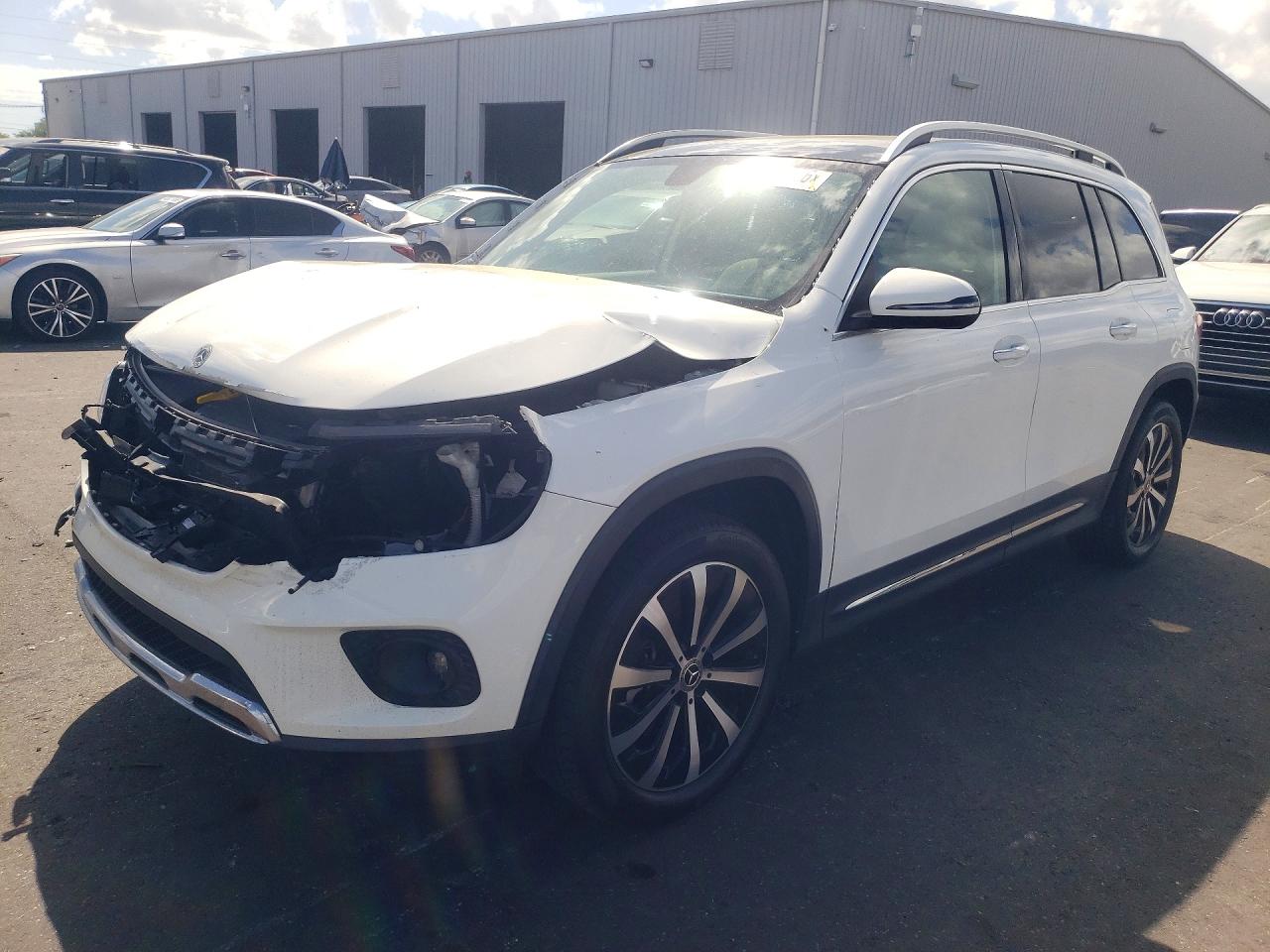 Salvage Mercedes-Benz GLB Image