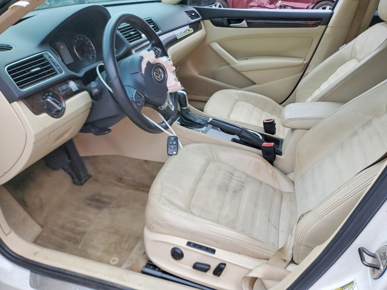 Volkswagen Passat Sel