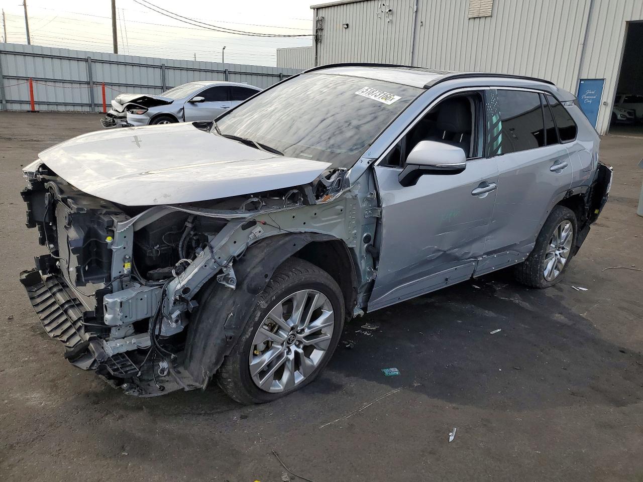 Salvage Toyota RAV4 Image