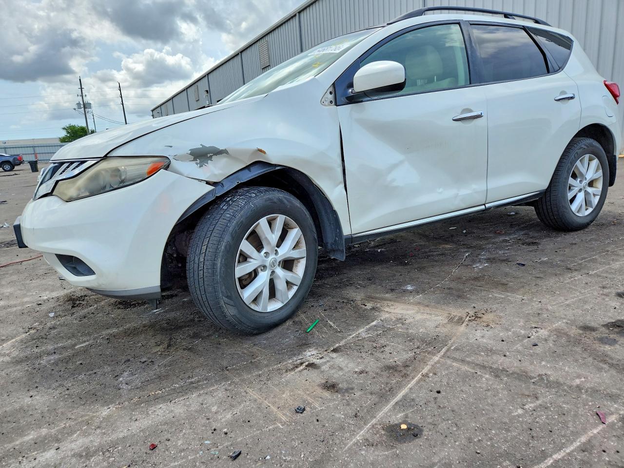 Salvage Nissan Murano Image