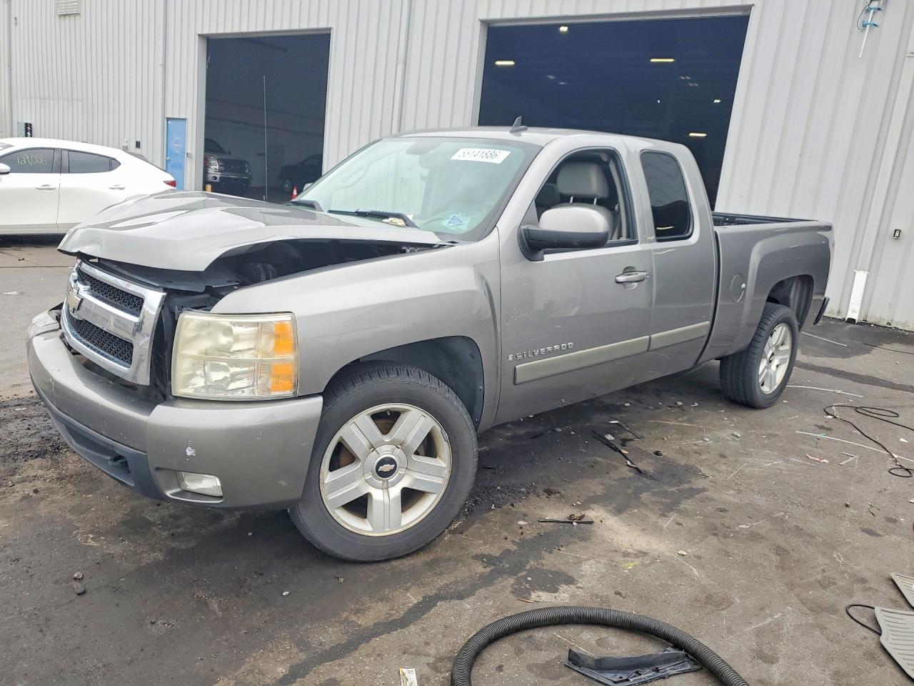 Salvage Chevrolet Silverado Image