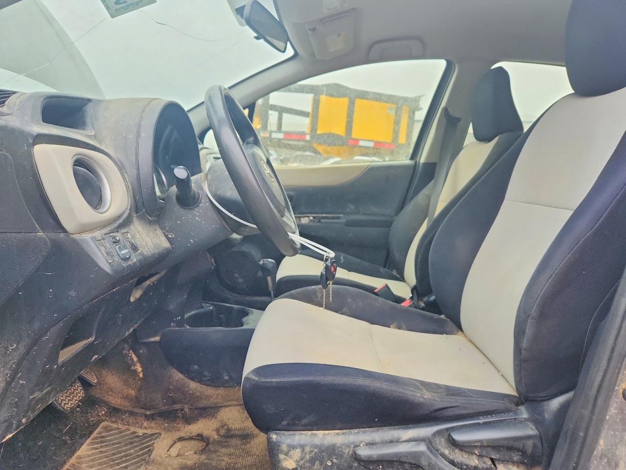 Toyota Yaris 5-door L