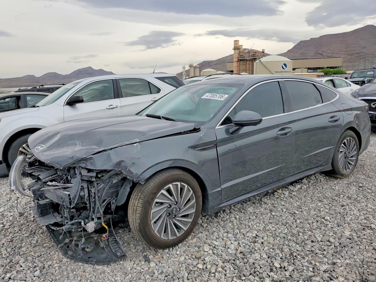 Salvage Hyundai SONATA Image