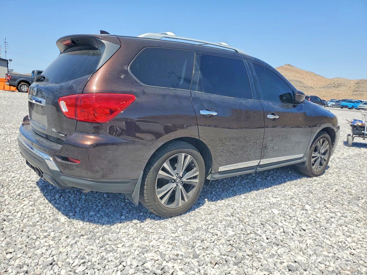 Nissan Pathfinder Platinum