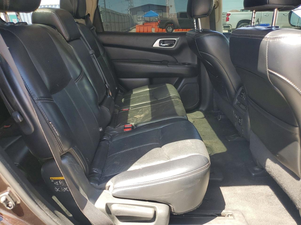 Nissan Pathfinder Platinum