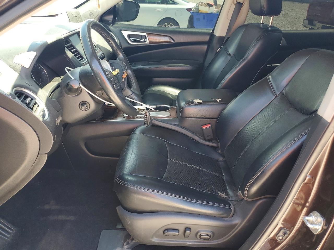 Nissan Pathfinder Platinum
