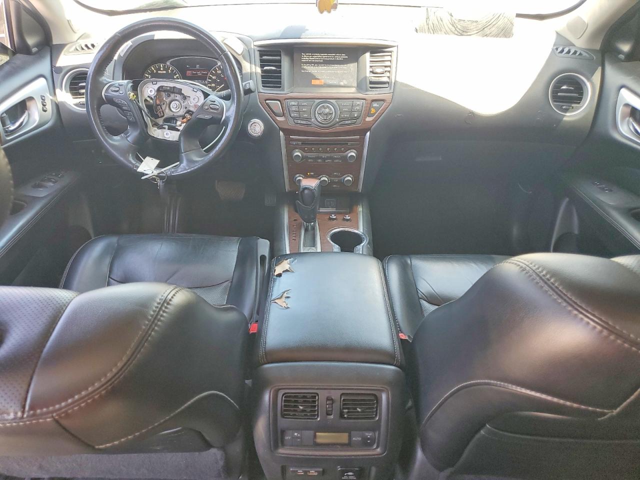 Nissan Pathfinder Platinum