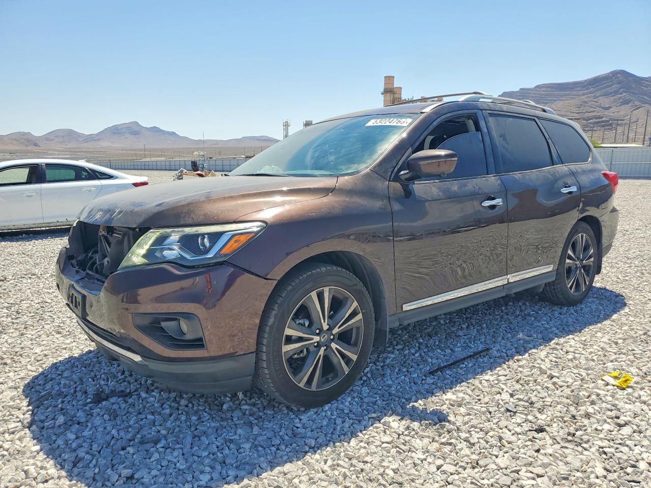 Salvage Nissan Pathfinder Image