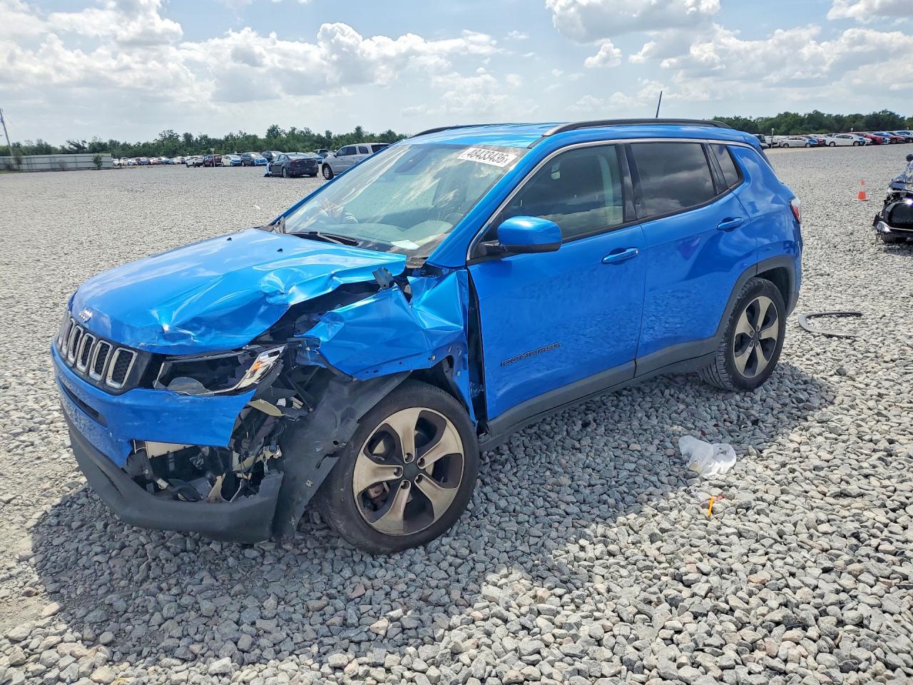Salvage Jeep Compass Image