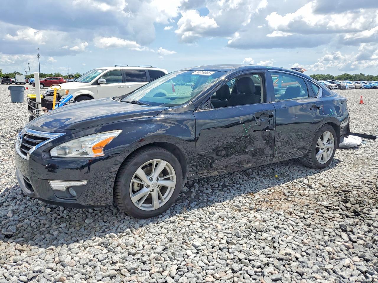 Salvage Nissan Altima Image