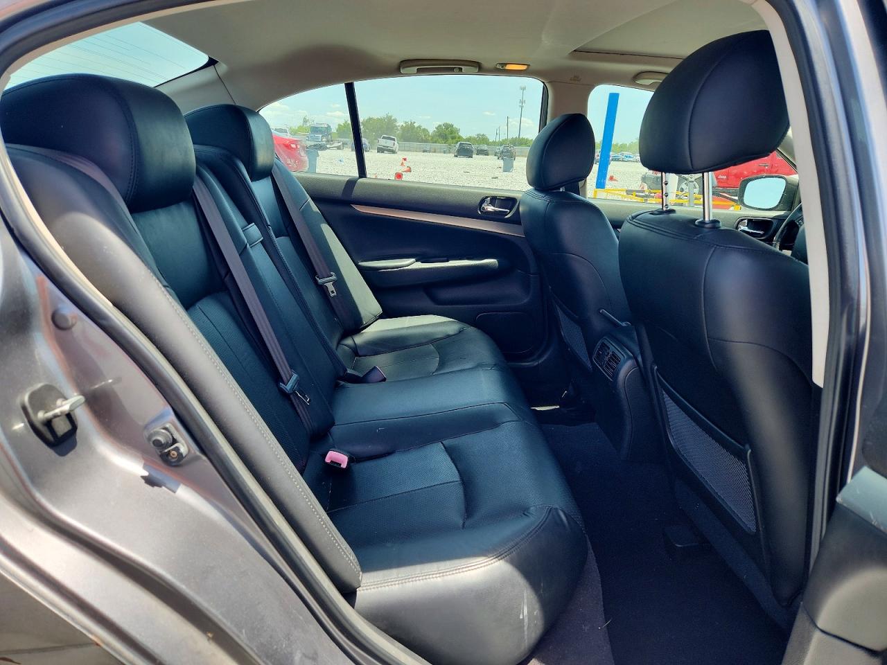 INFINITI G37 Journey