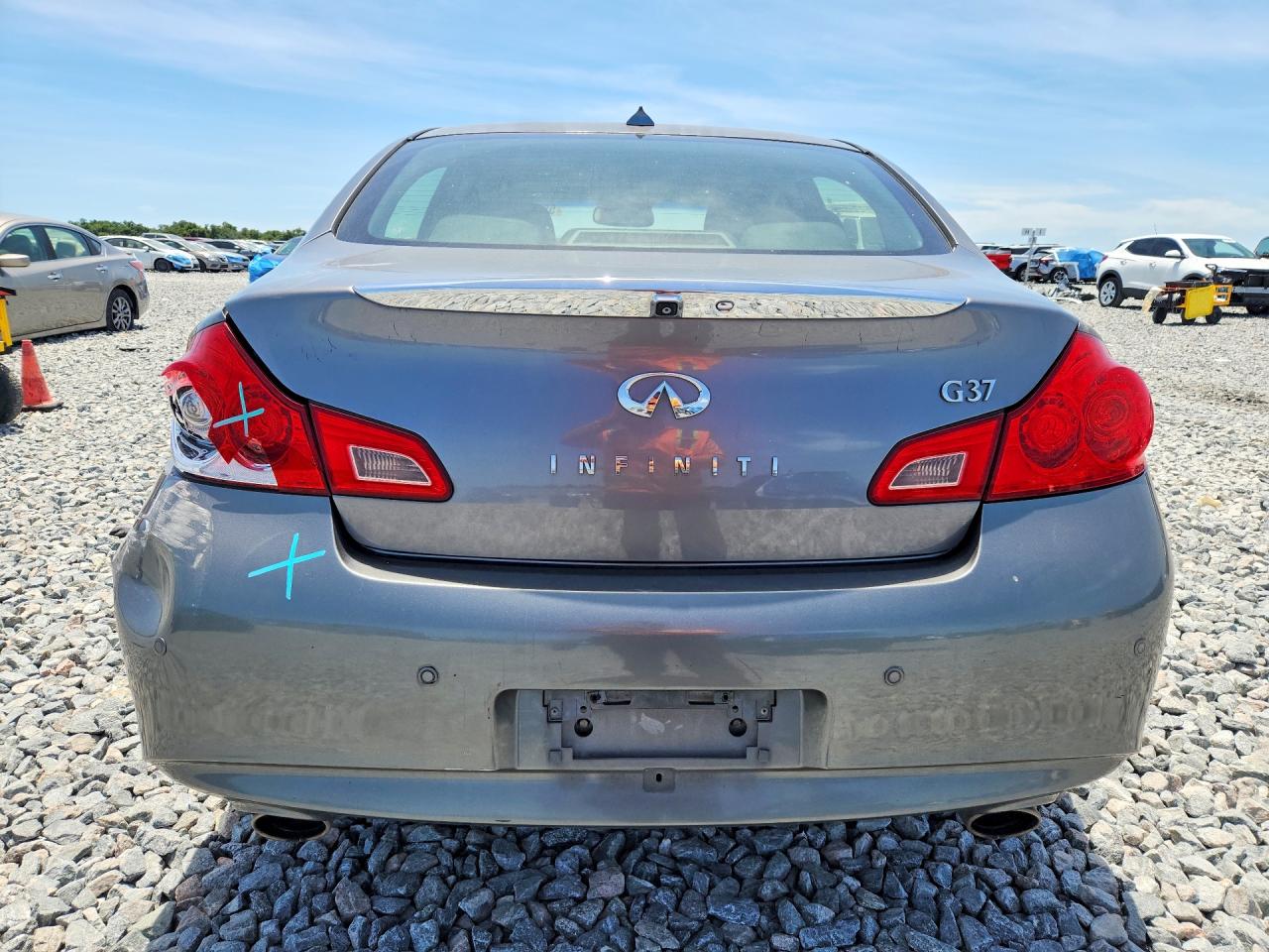 INFINITI G37 Journey