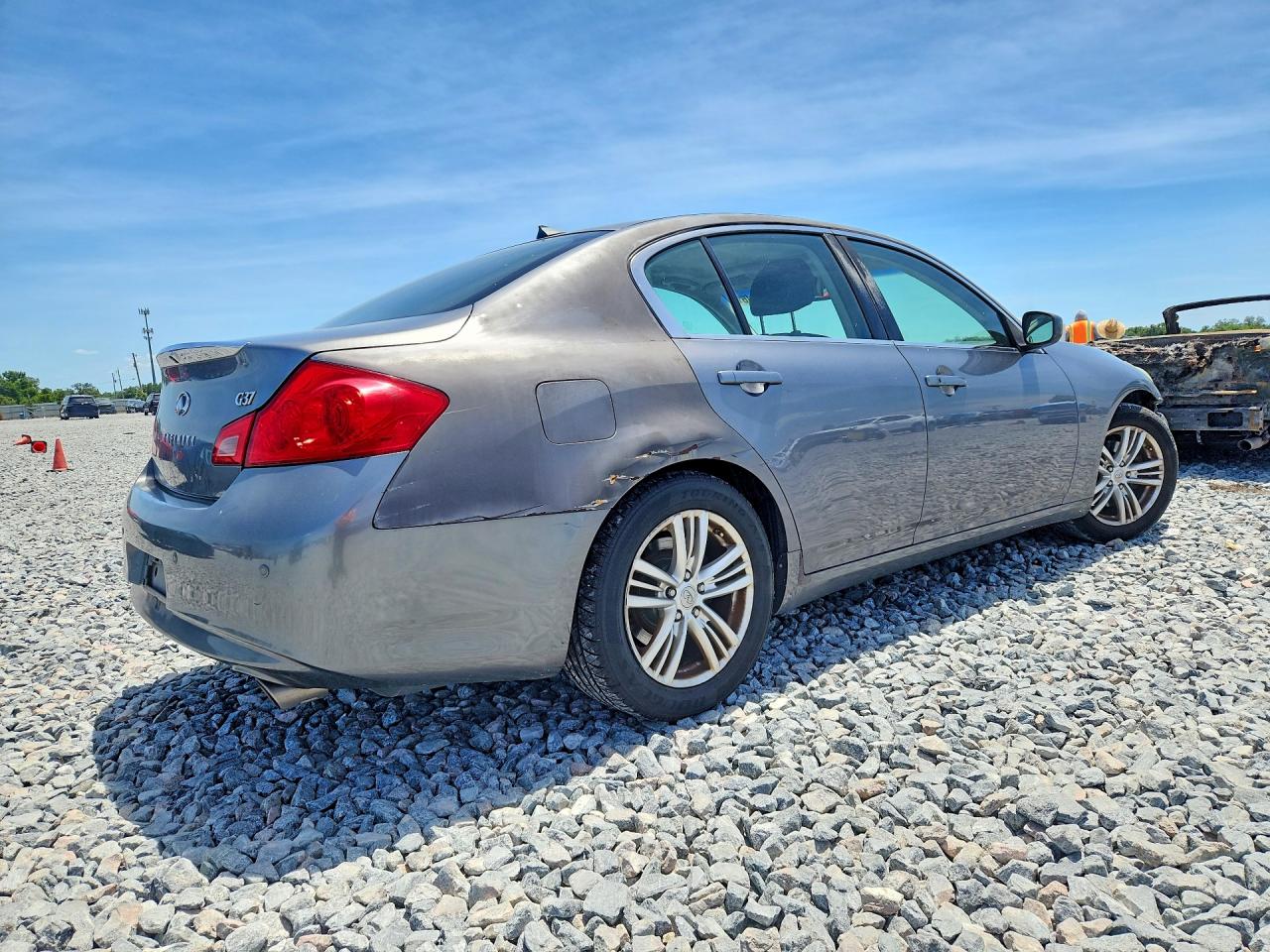 INFINITI G37 Journey