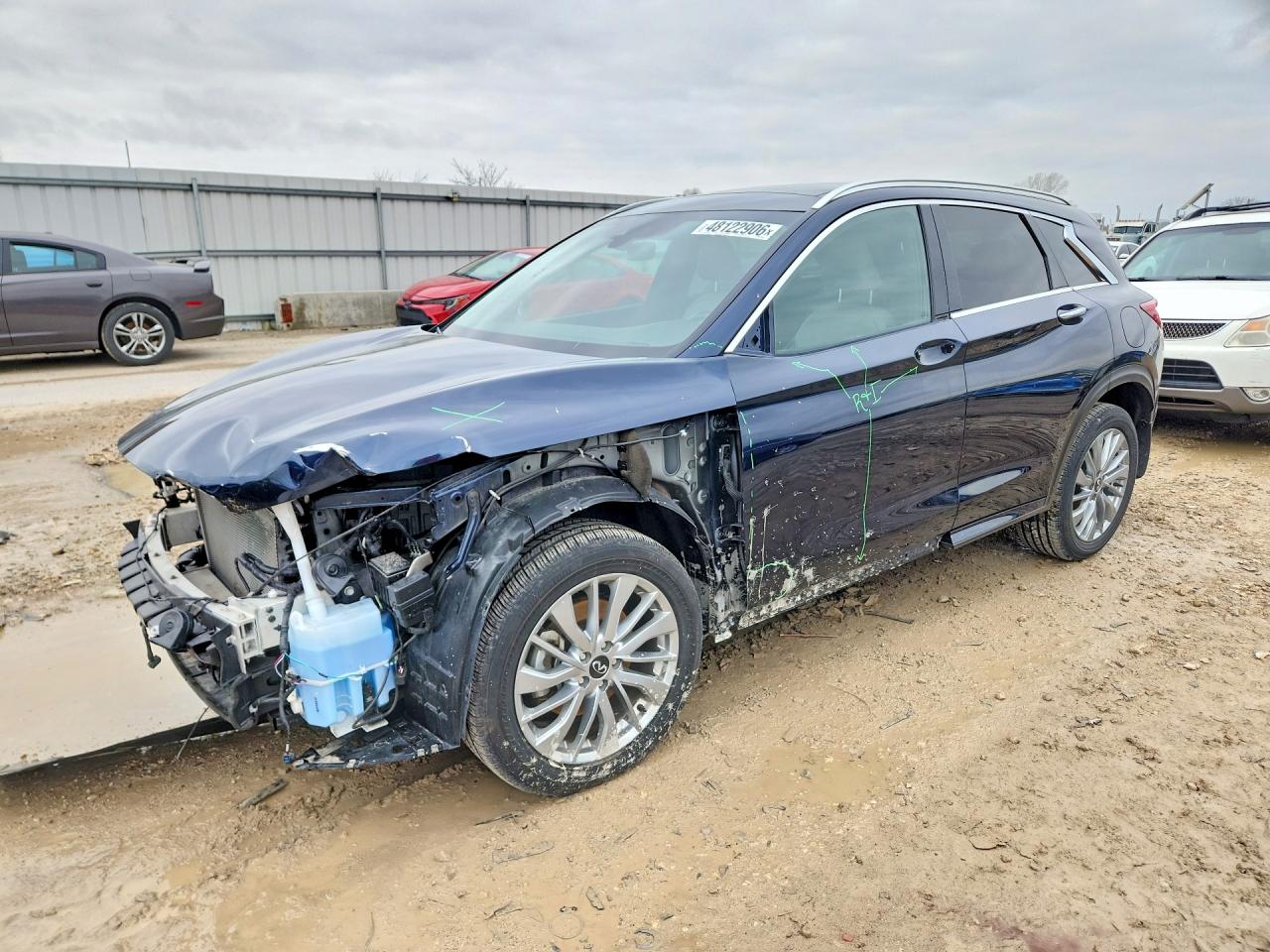 Salvage INFINITI Qx Image