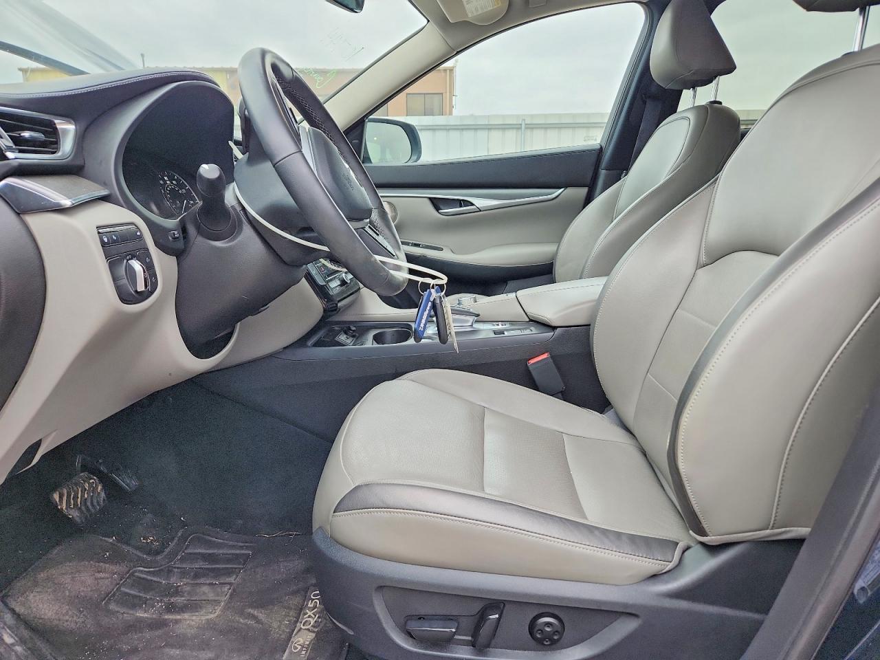 INFINITI Qx Luxe