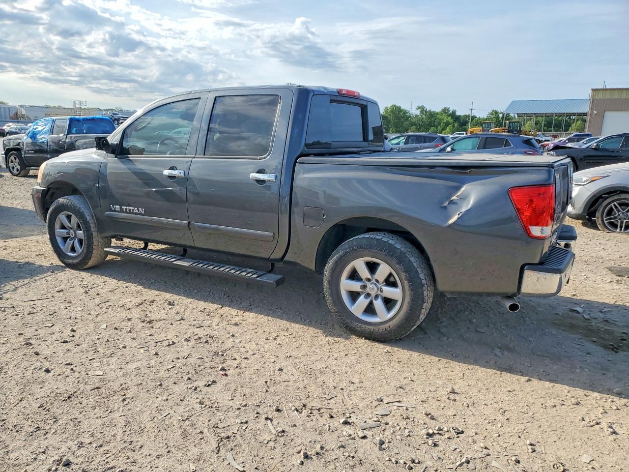 Nissan Titan Sv