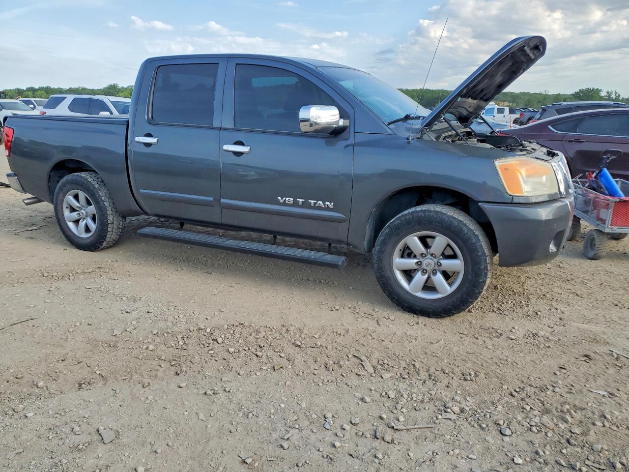 Nissan Titan Sv