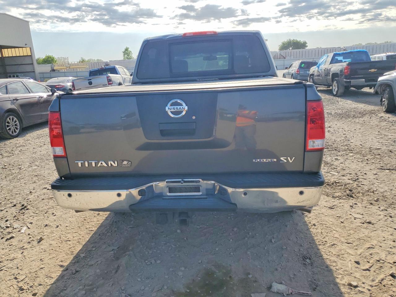 Nissan Titan Sv